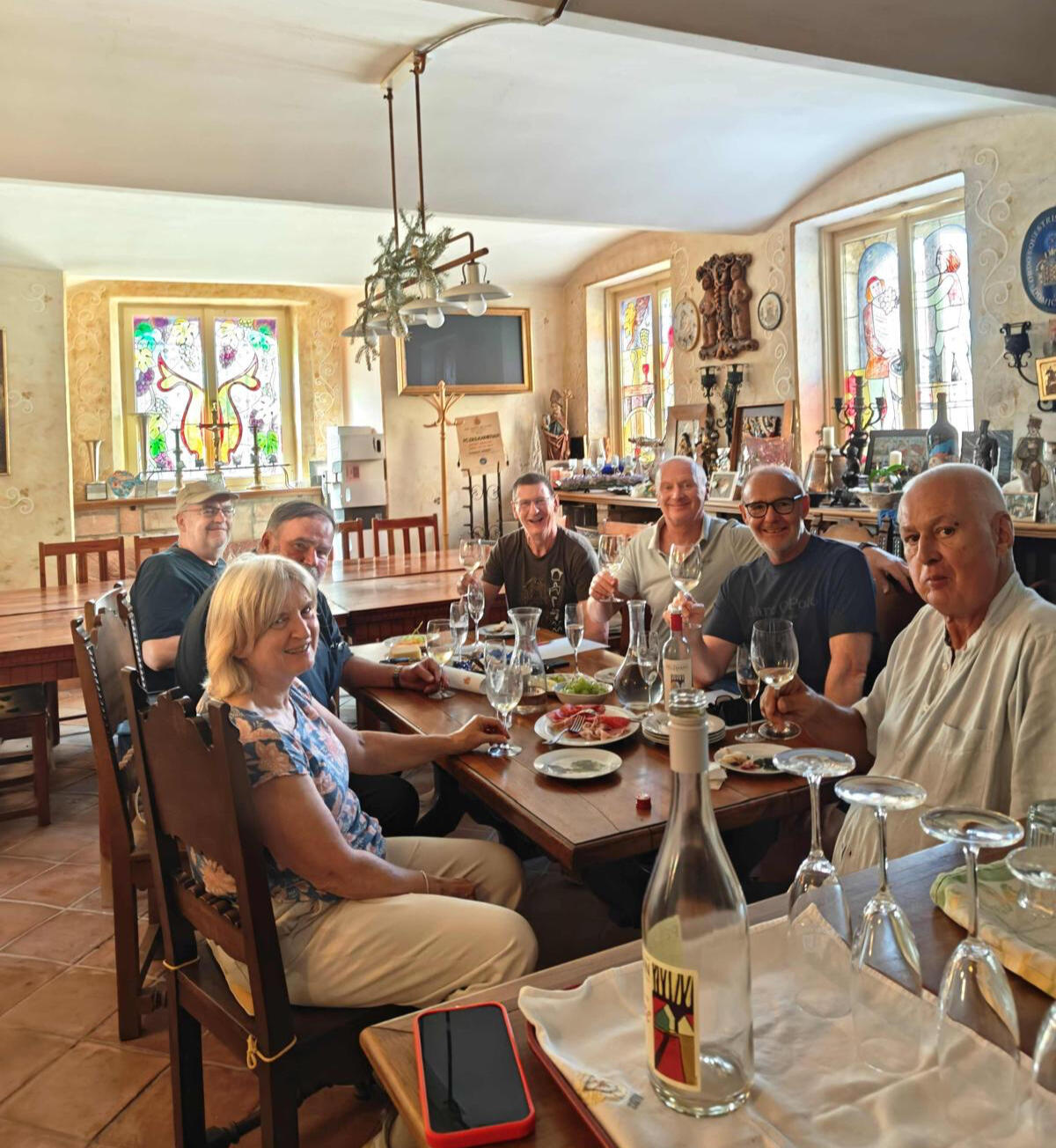 Weinverkostung in der Weinkirche - gemeinsam verkosten mit Antipasti